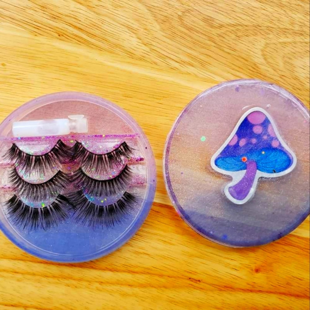 Eyelash case